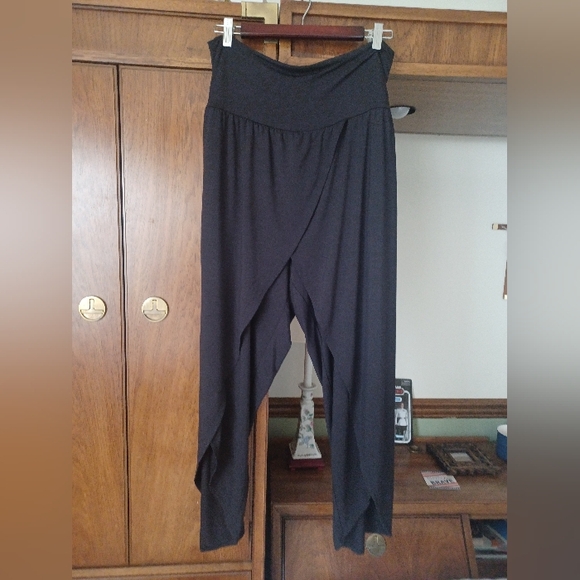 Athleta Black Draped Pant - Picture 2 of 7